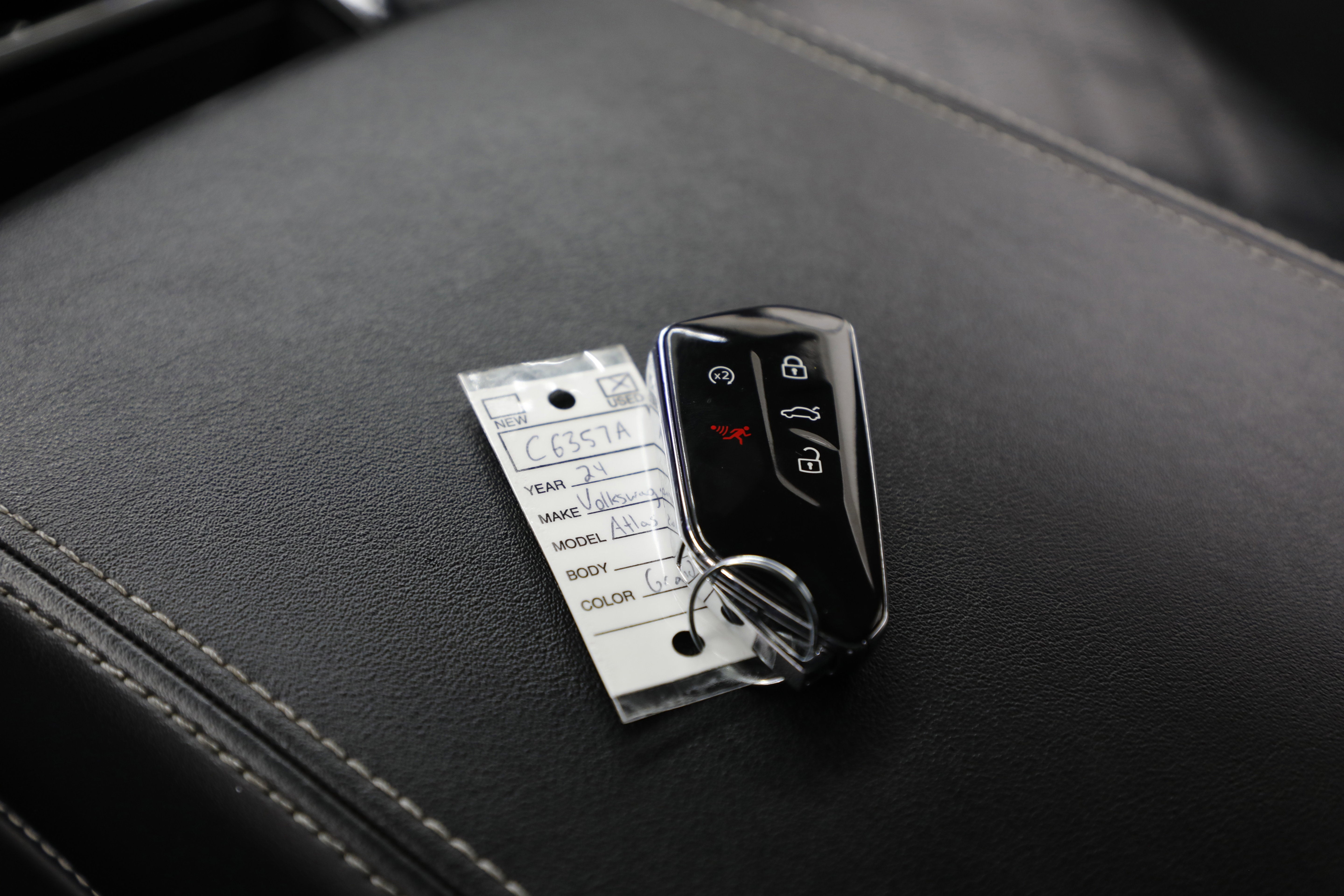 2024 Volkswagen Atlas Cross Sport 2.0T SEL Premium R-Line