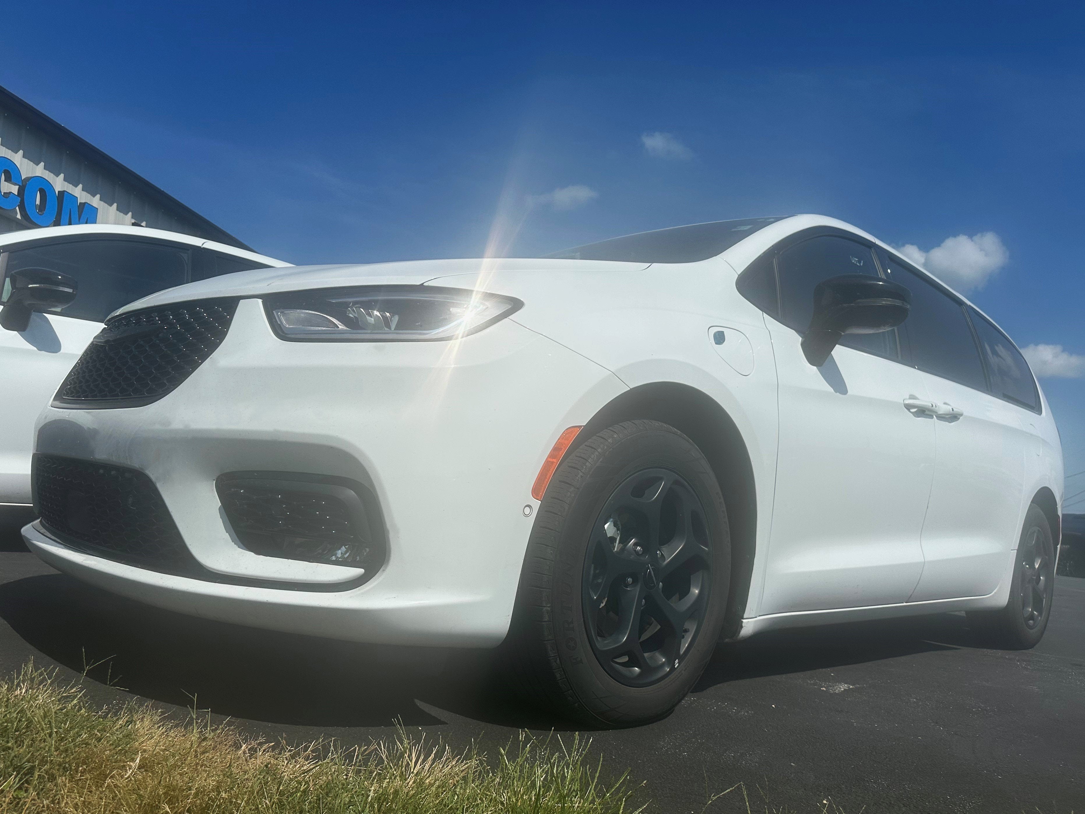 2024 Chrysler Pacifica Hybrid S Appearance Pkg