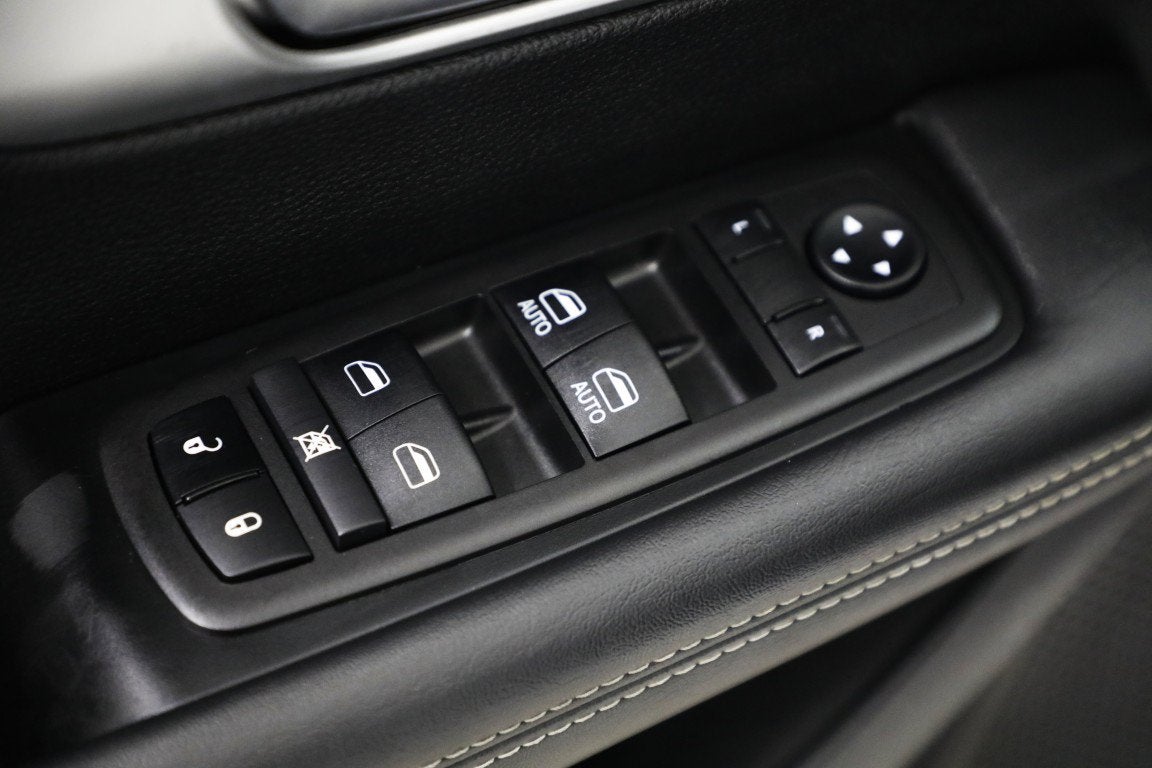 2024 Chrysler Pacifica Hybrid S Appearance Pkg
