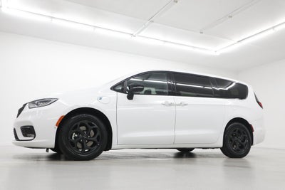 2024 Chrysler Pacifica Hybrid S Appearance Pkg