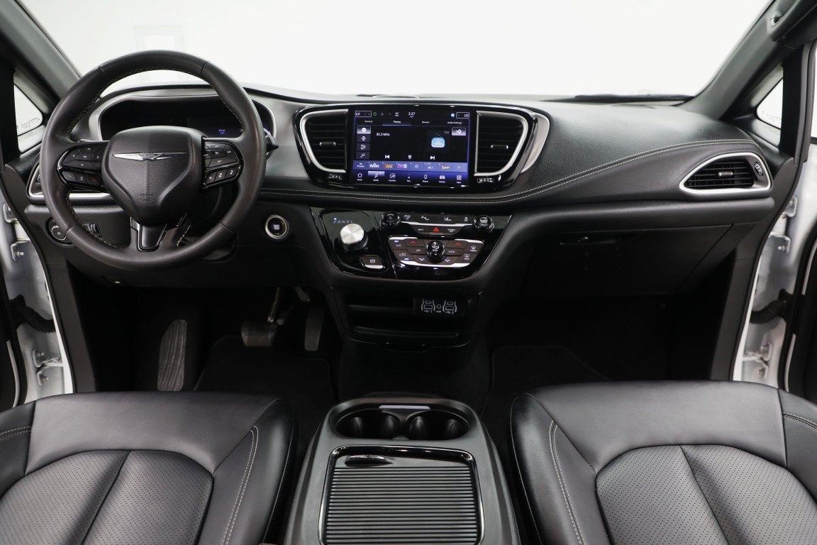 2024 Chrysler Pacifica Hybrid S Appearance Pkg