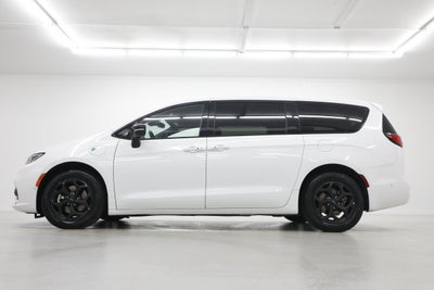 2024 Chrysler Pacifica Hybrid S Appearance Pkg