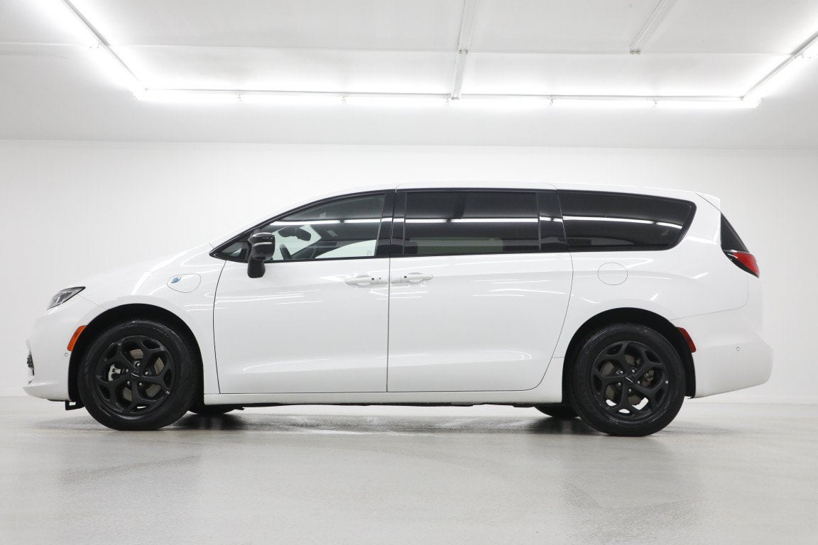 2024 Chrysler Pacifica Hybrid S Appearance Pkg