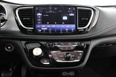 2024 Chrysler Pacifica Hybrid S Appearance Pkg