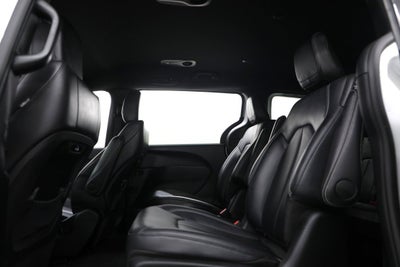 2024 Chrysler Pacifica Hybrid S Appearance Pkg