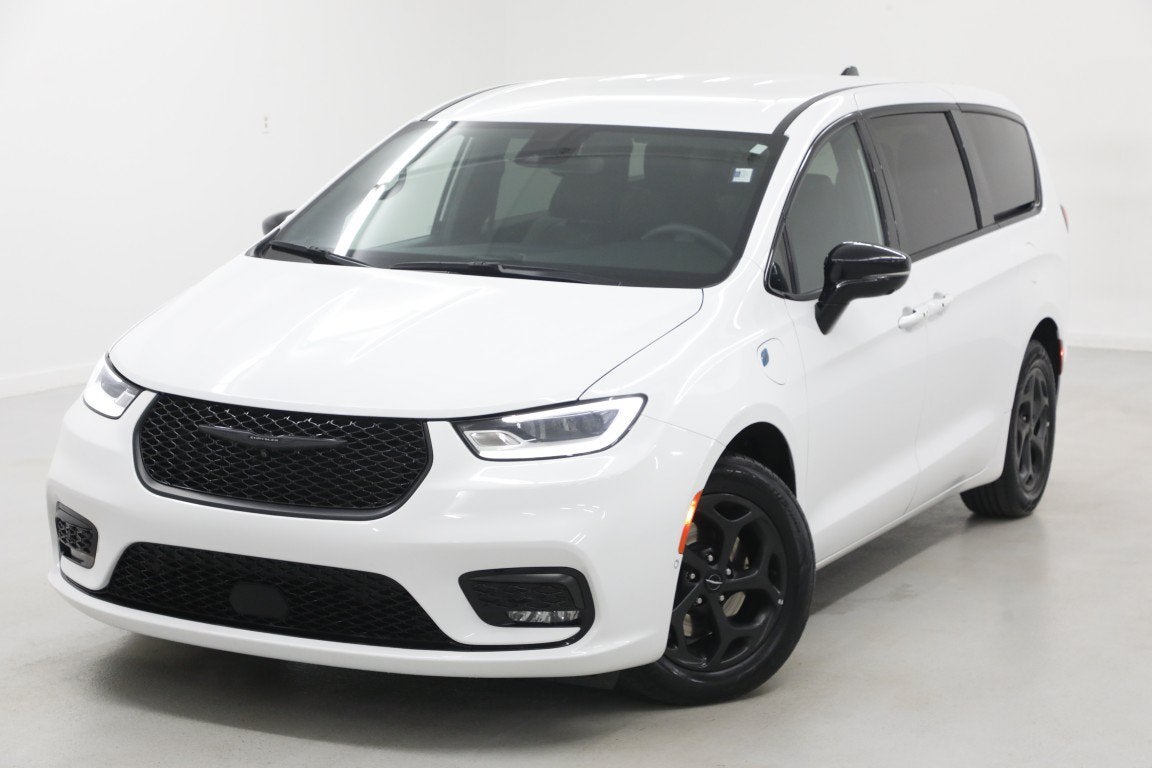 2024 Chrysler Pacifica Hybrid S Appearance Pkg