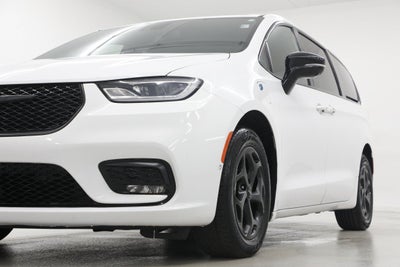 2024 Chrysler Pacifica Hybrid S Appearance Pkg