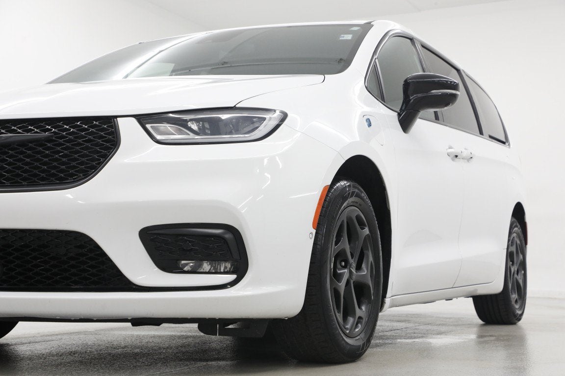 2024 Chrysler Pacifica Hybrid S Appearance Pkg