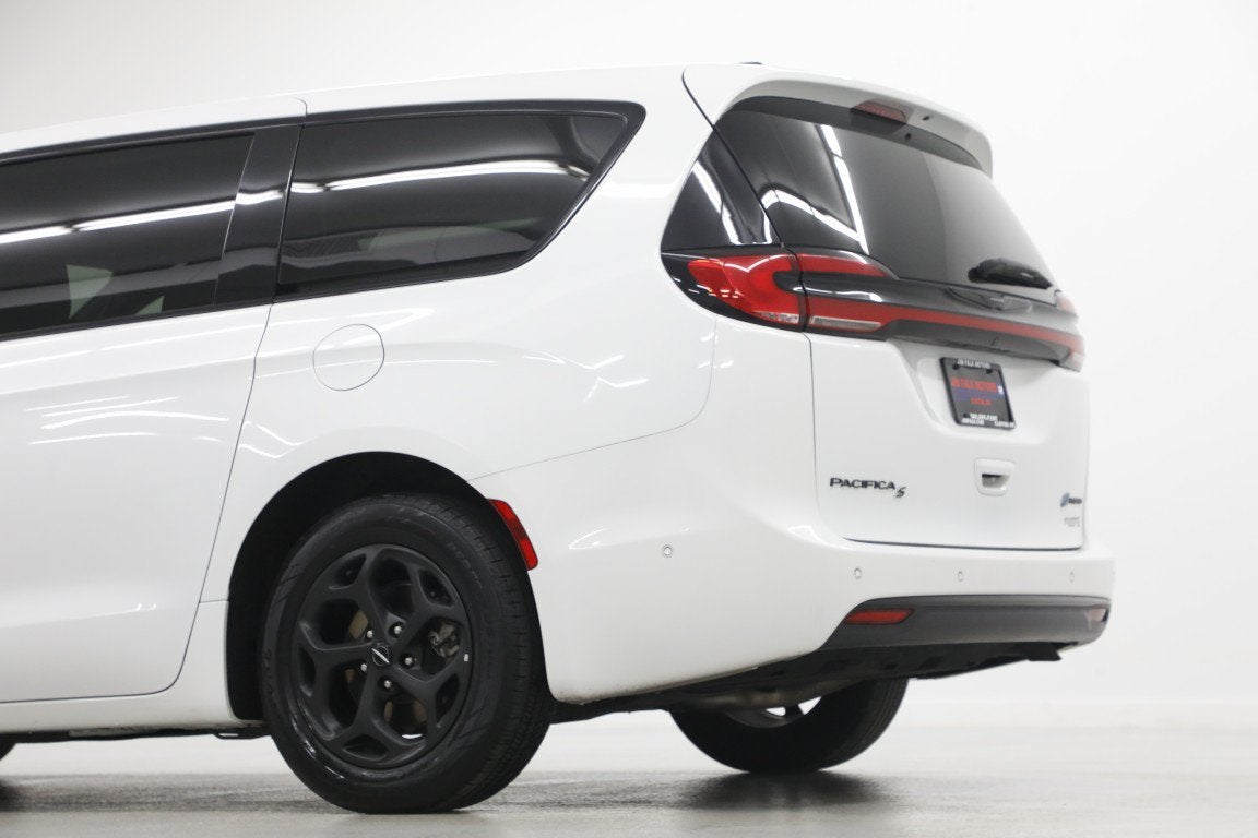 2024 Chrysler Pacifica Hybrid S Appearance Pkg