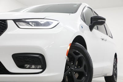 2024 Chrysler Pacifica Hybrid S Appearance Pkg
