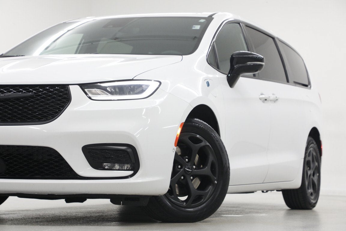 2024 Chrysler Pacifica Hybrid S Appearance Pkg