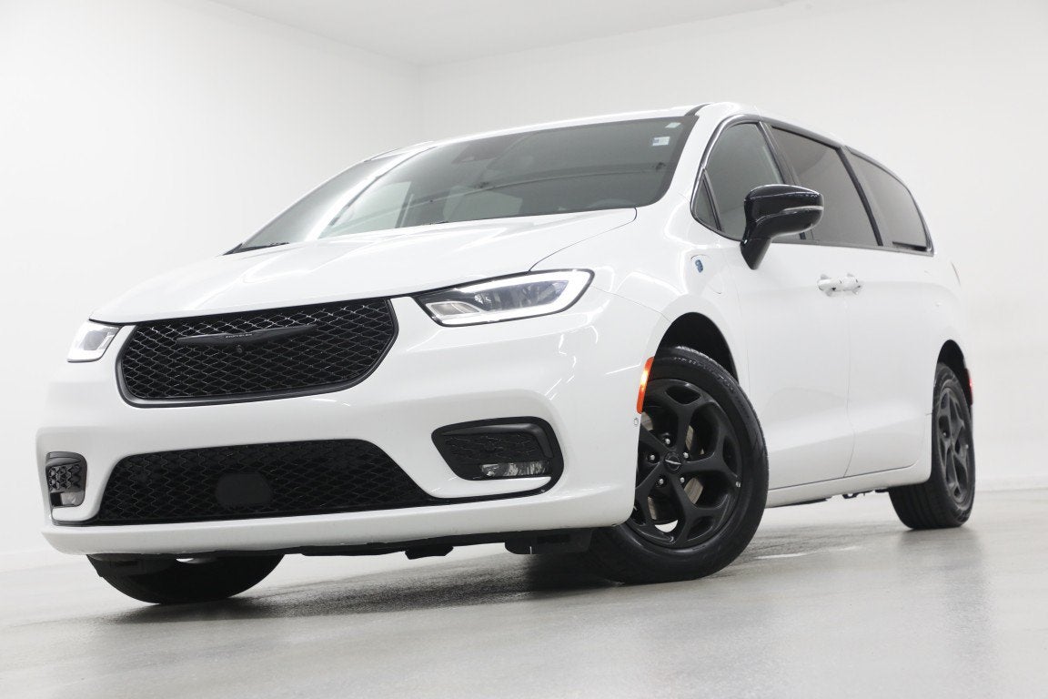 2024 Chrysler Pacifica Hybrid S Appearance Pkg