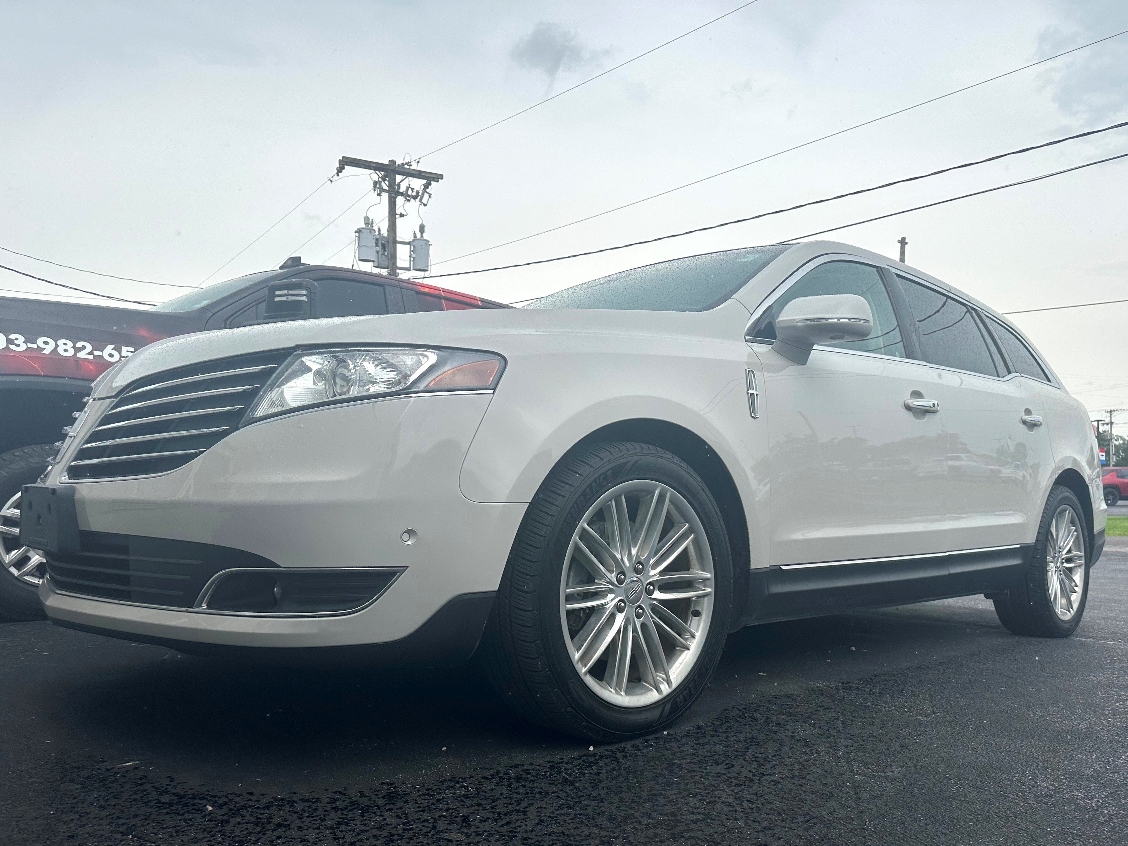 2019 Lincoln MKT Reserve