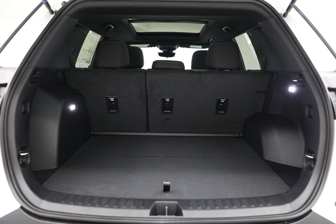 2027 Chevrolet Equinox LT - Photo 11
