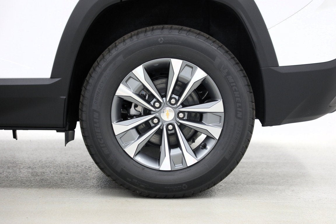 2027 Chevrolet Equinox LT - Photo 13