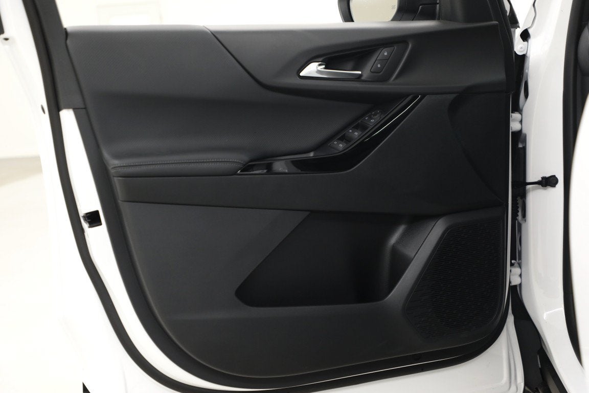 2027 Chevrolet Equinox LT - Photo 14