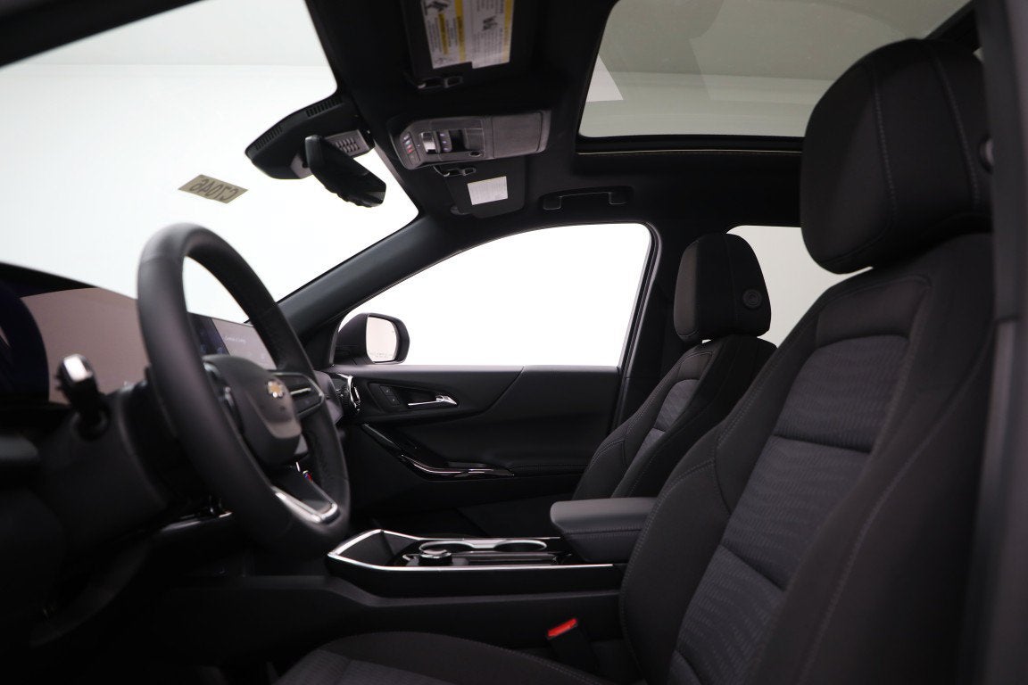 2027 Chevrolet Equinox LT - Photo 17