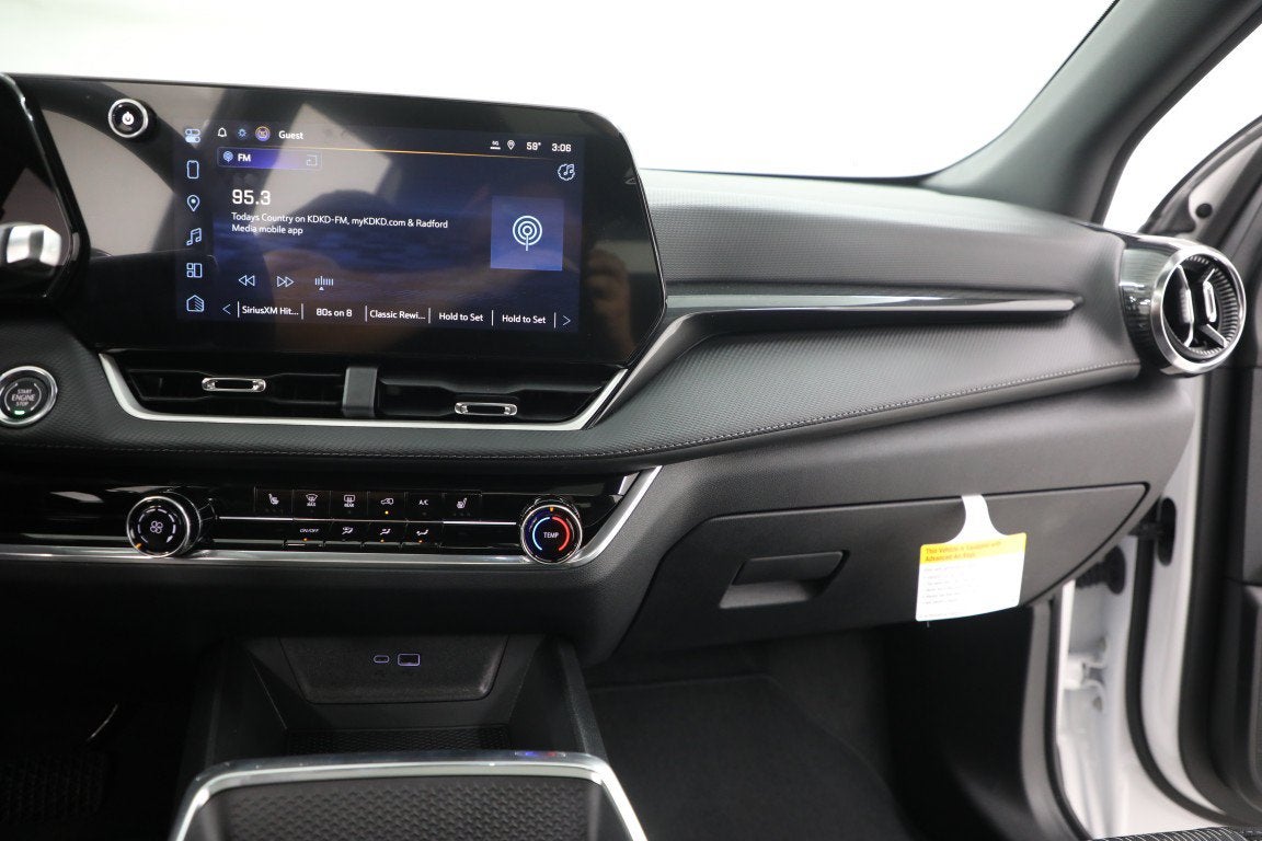 2027 Chevrolet Equinox LT - Photo 29