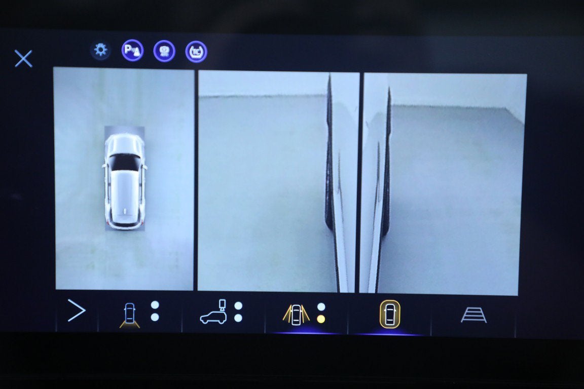 2027 Chevrolet Equinox LT - Photo 37