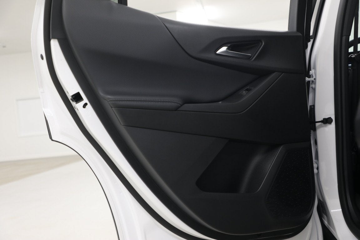 2027 Chevrolet Equinox LT - Photo 43