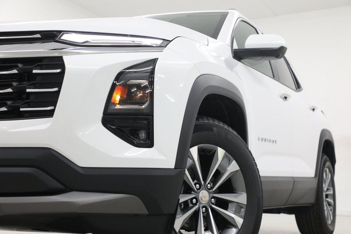 2027 Chevrolet Equinox LT - Photo 59