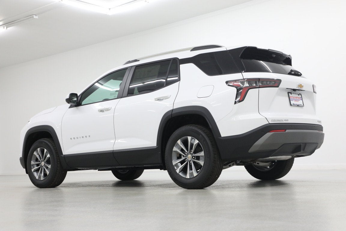 2027 Chevrolet Equinox LT - Photo 7