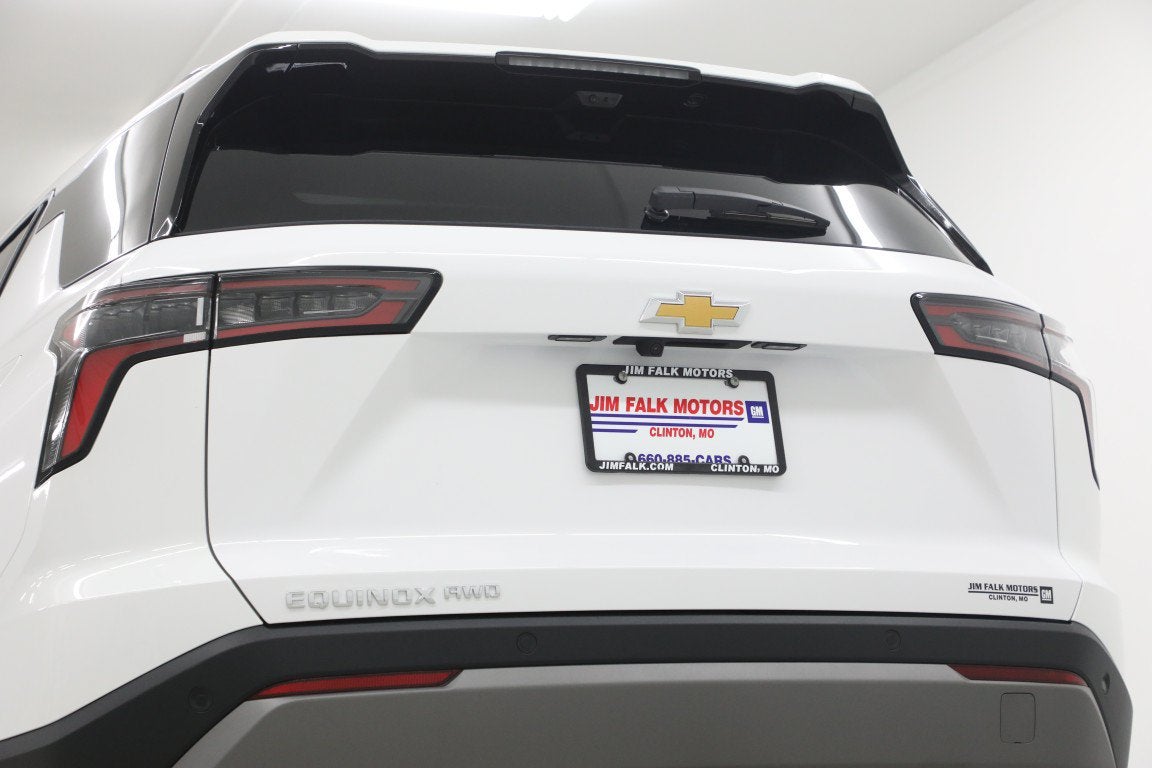 2027 Chevrolet Equinox LT - Photo 8