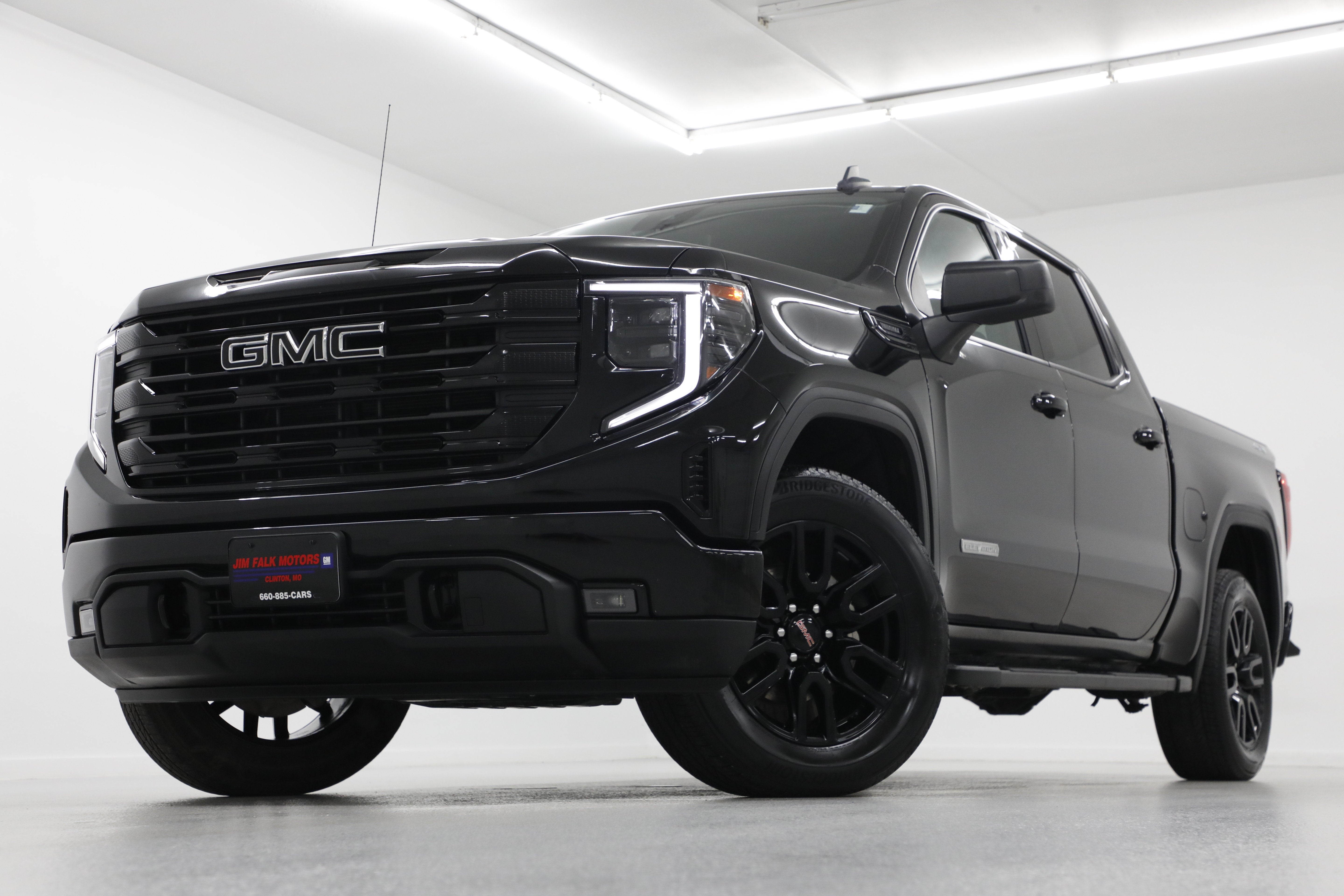 2025 GMC Sierra 1500 Elevation