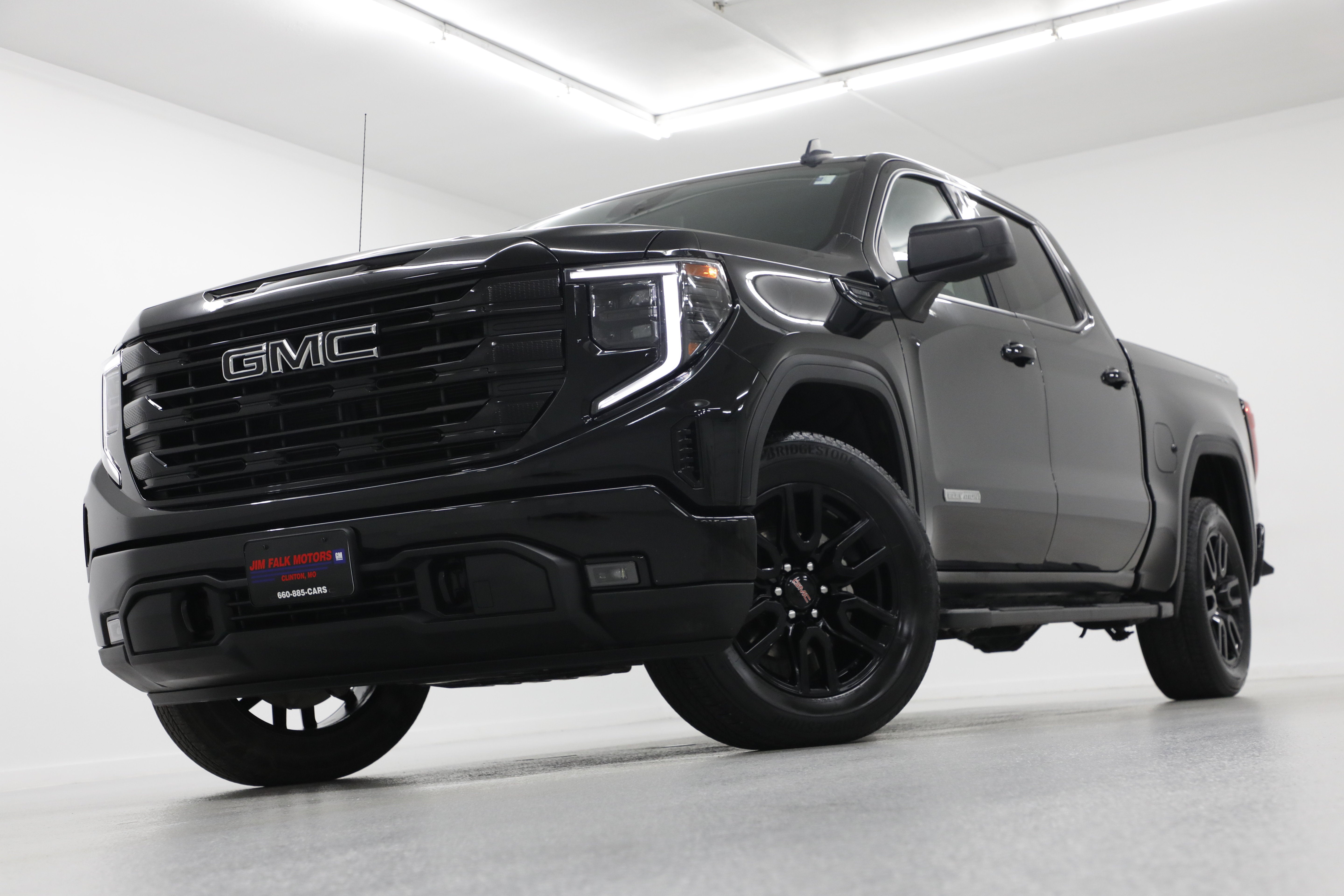 2025 GMC Sierra 1500 Elevation
