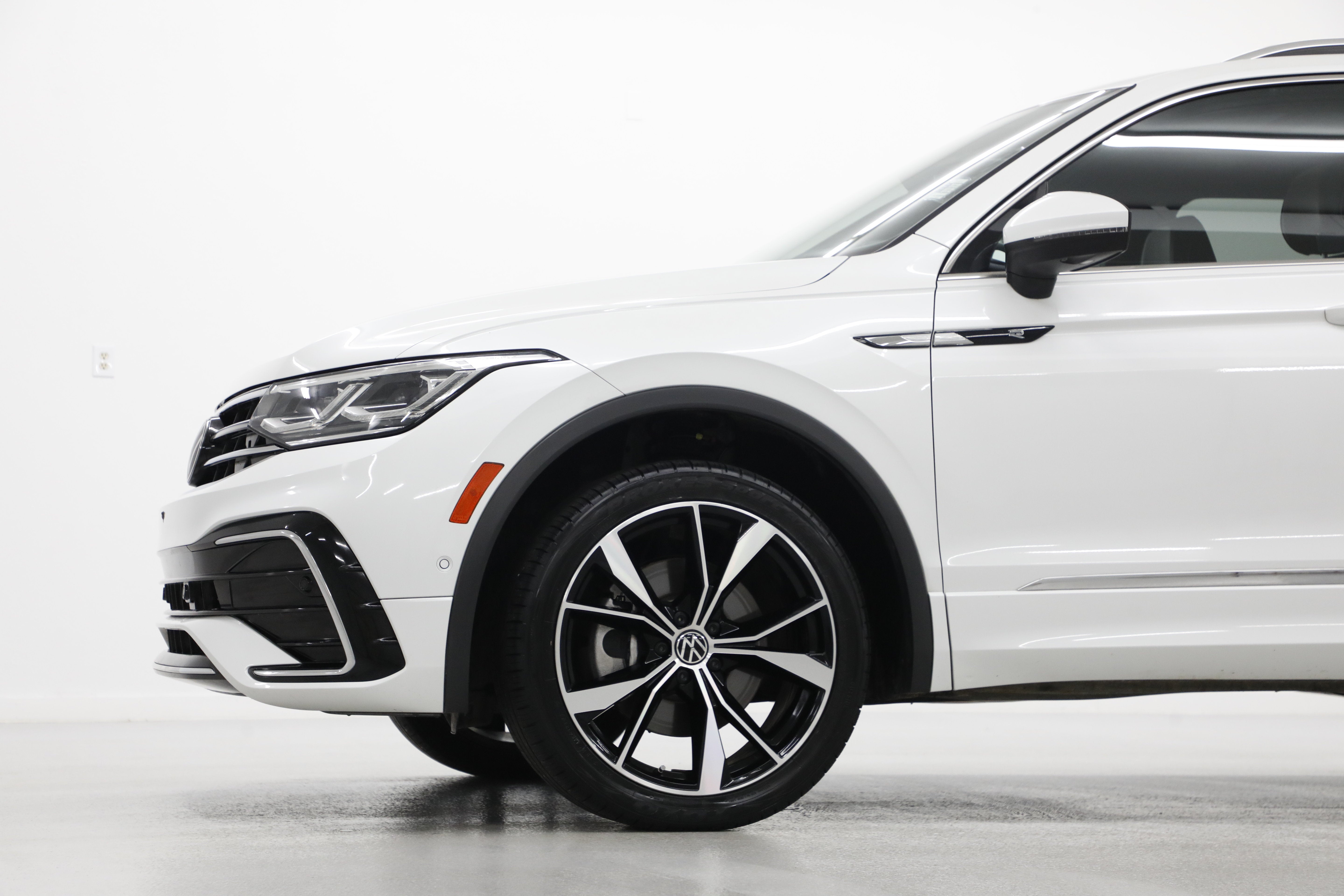 2022 Volkswagen Tiguan SEL R-Line
