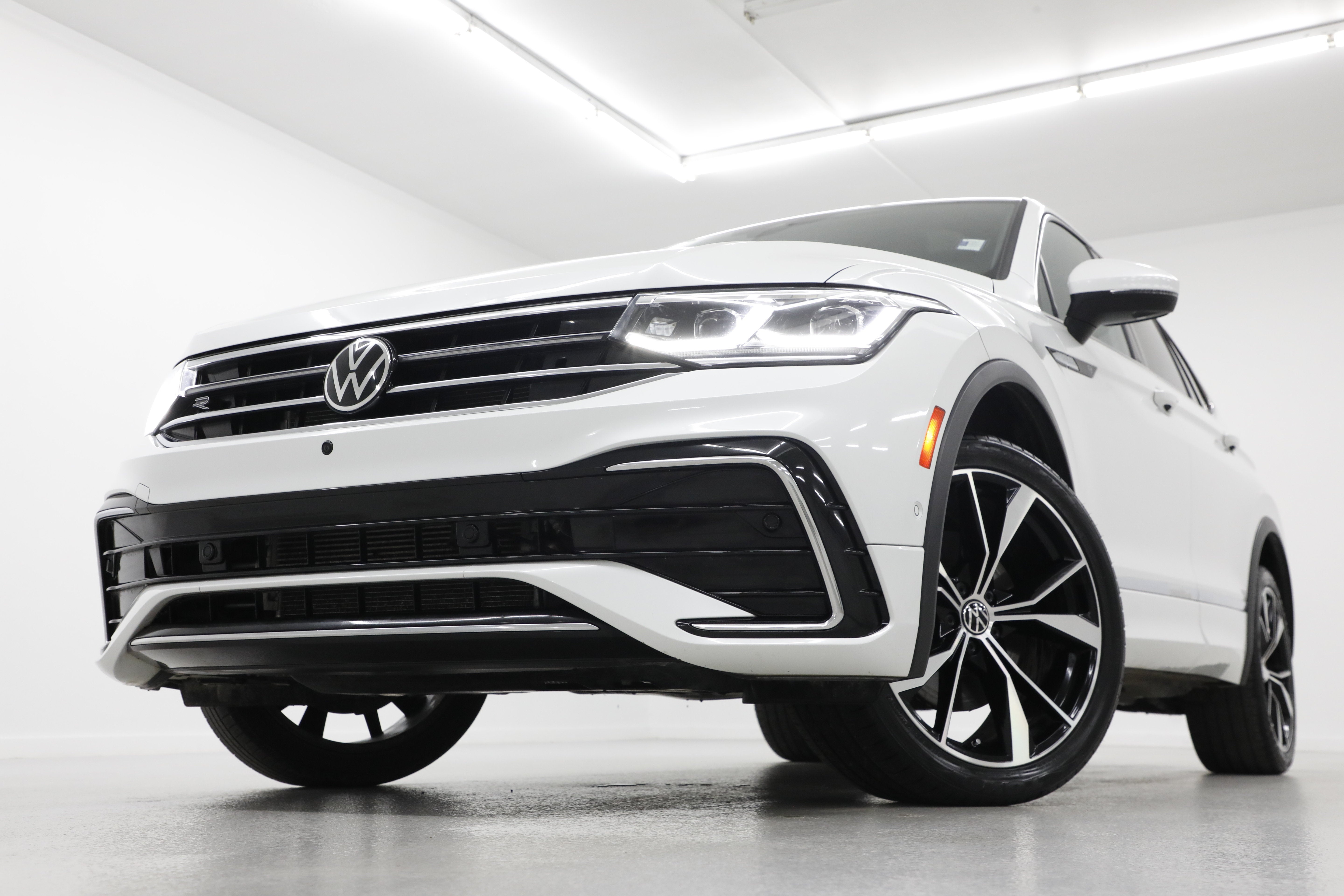 2022 Volkswagen Tiguan SEL R-Line