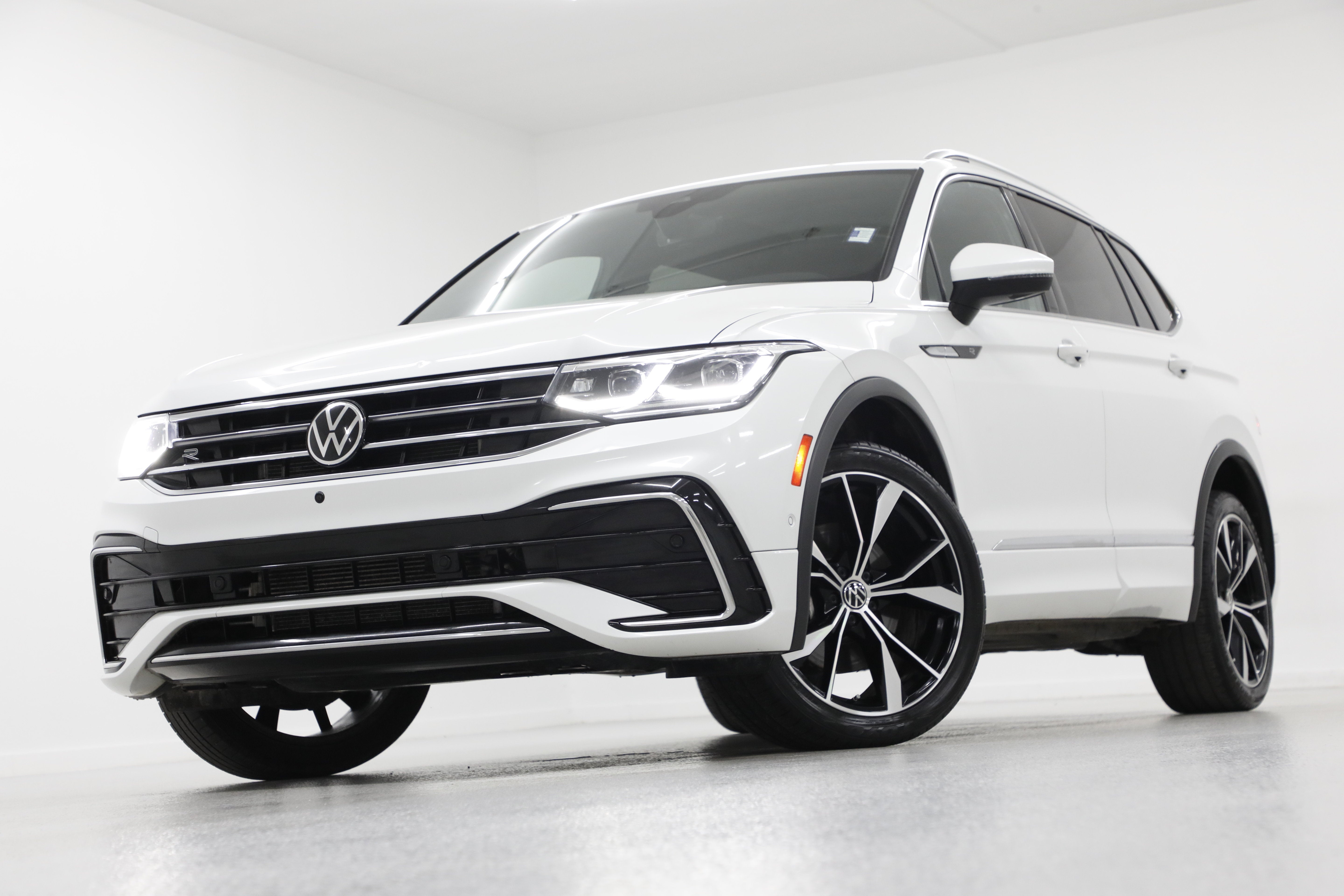2022 Volkswagen Tiguan SEL R-Line