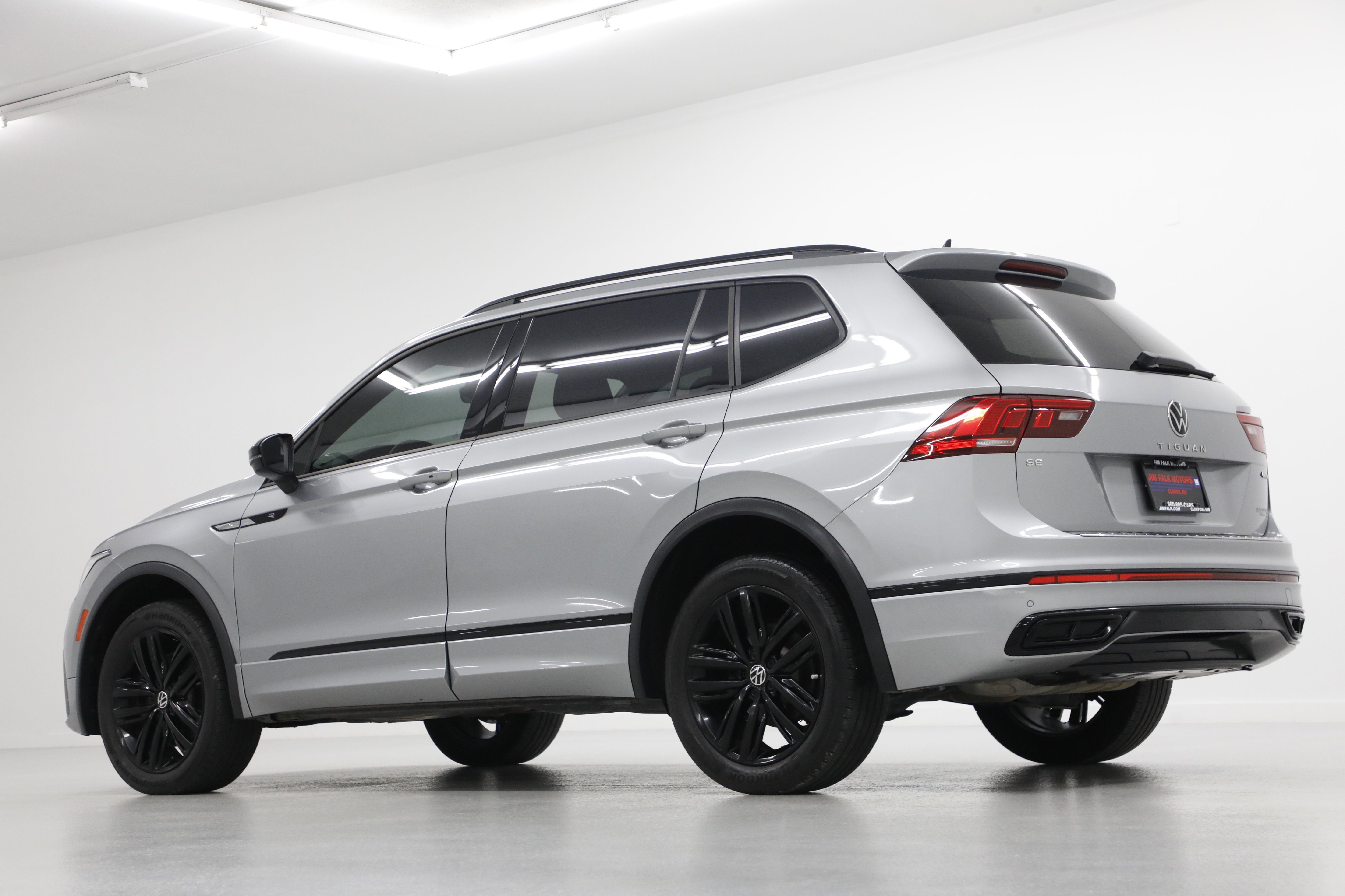 2022 Volkswagen Tiguan SE R-Line Black