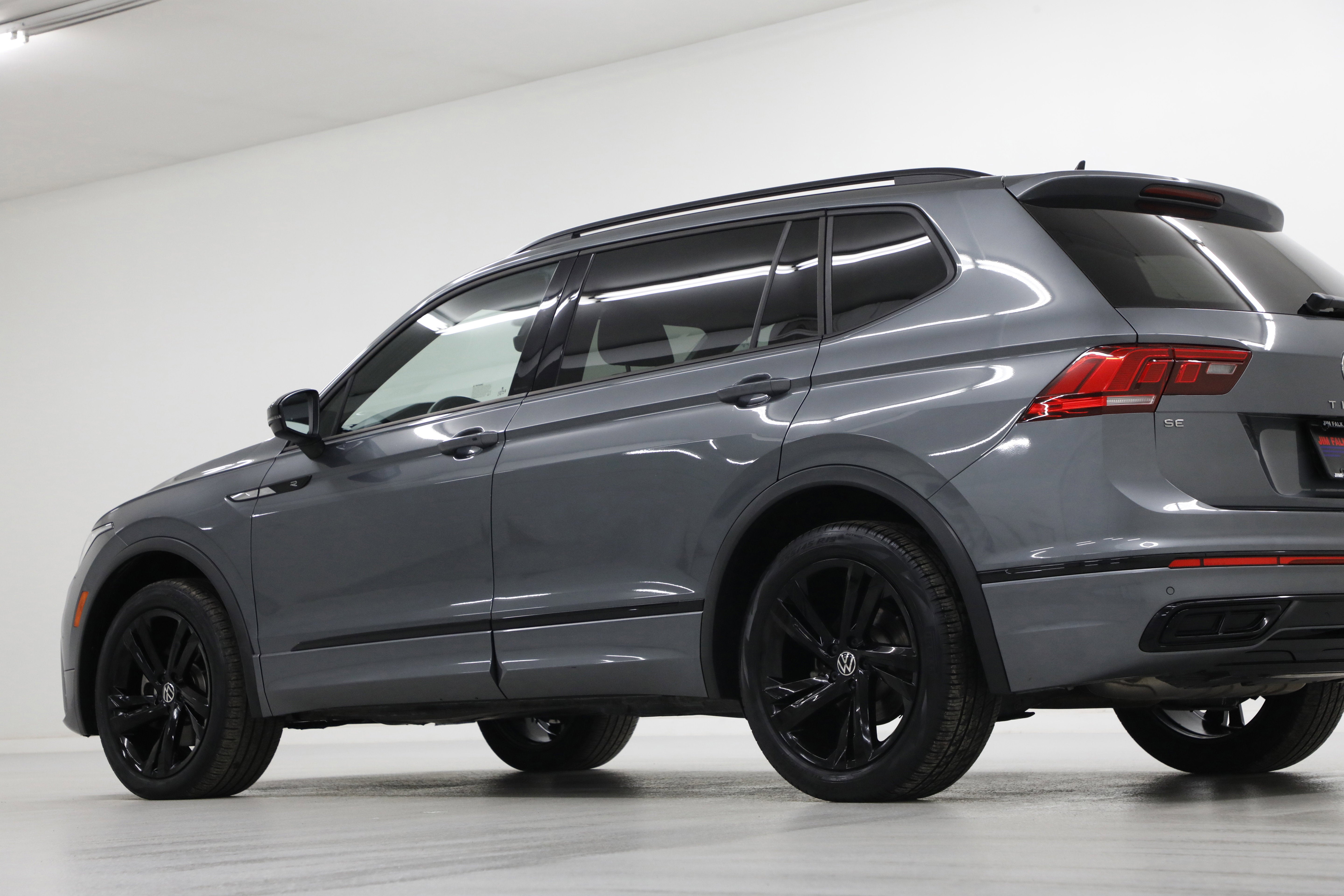 2023 Volkswagen Tiguan SE R-Line Black