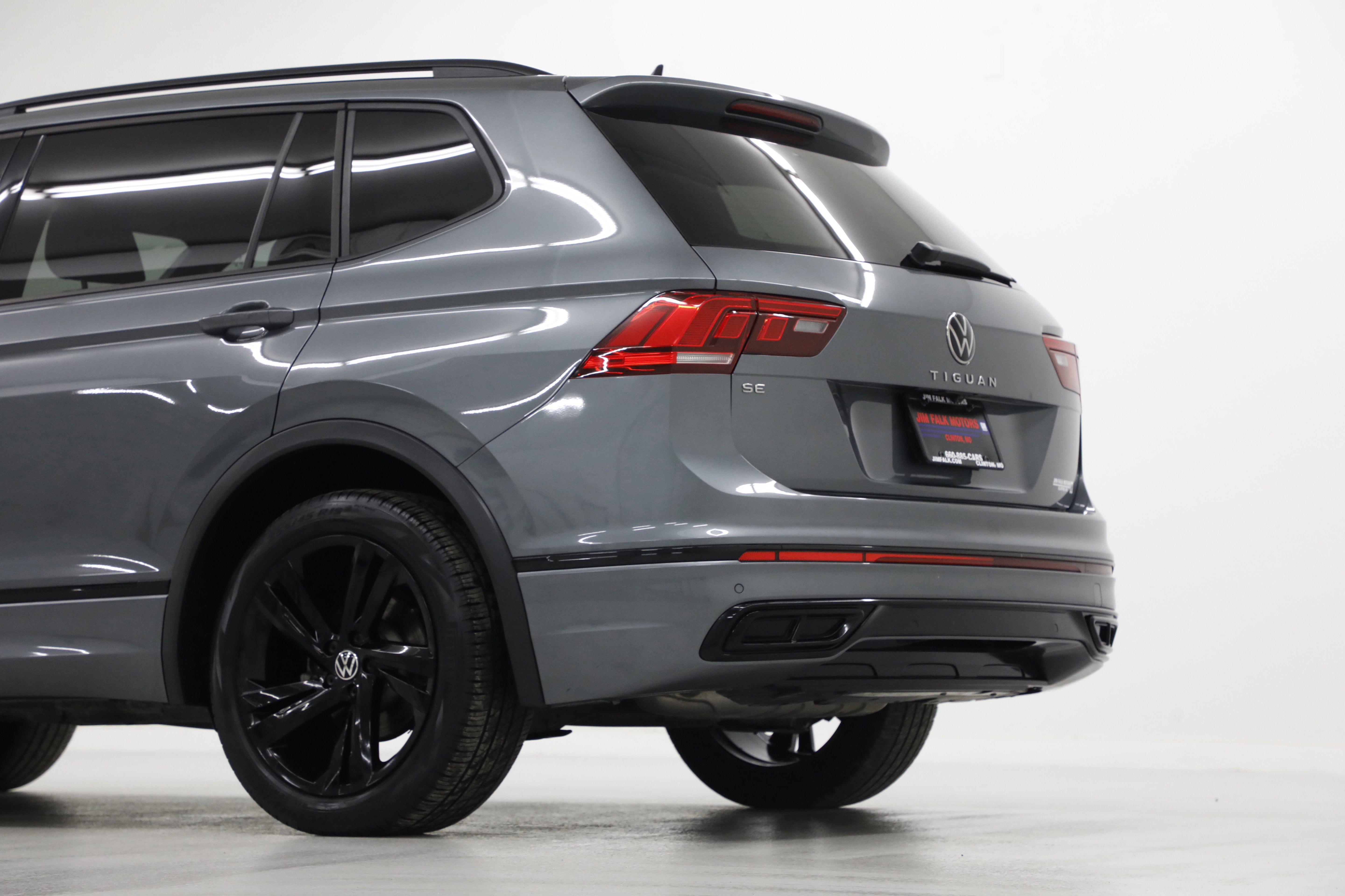 2023 Volkswagen Tiguan SE R-Line Black