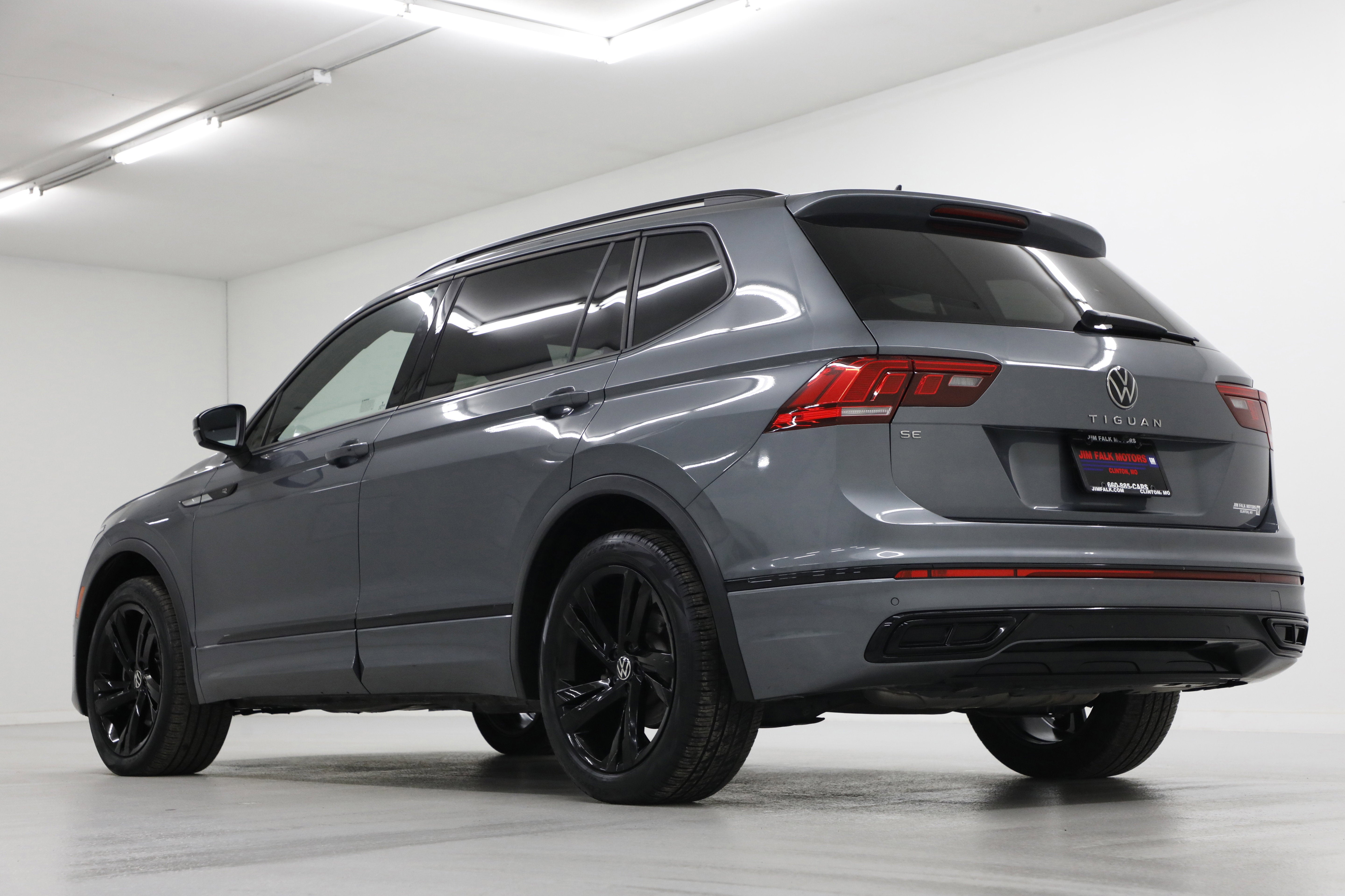 2023 Volkswagen Tiguan SE R-Line Black