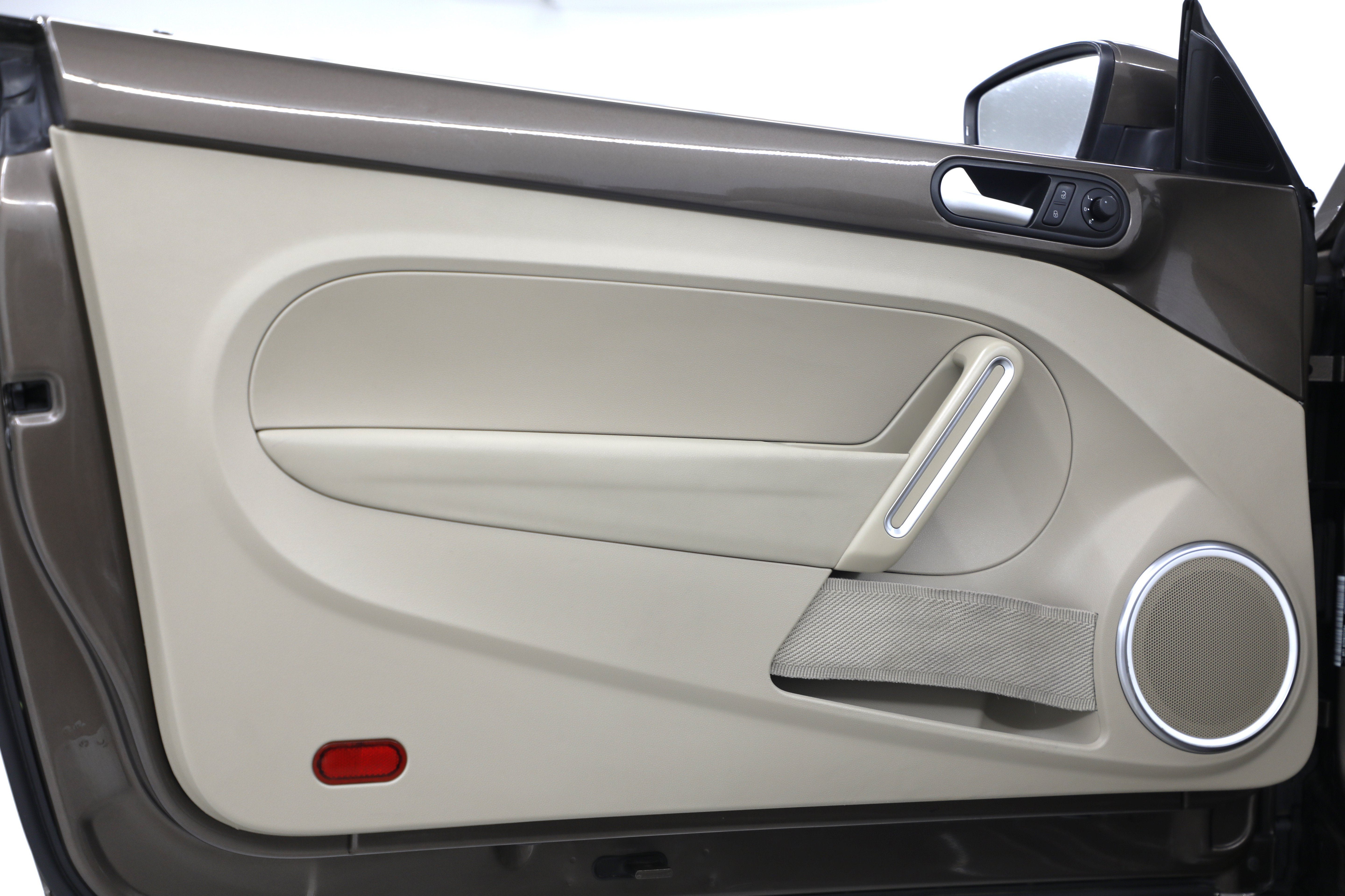 2013 Volkswagen Beetle Convertible 2.0L TDI