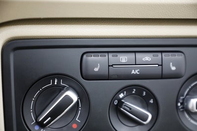 2013 Volkswagen Beetle Convertible 2.0L TDI