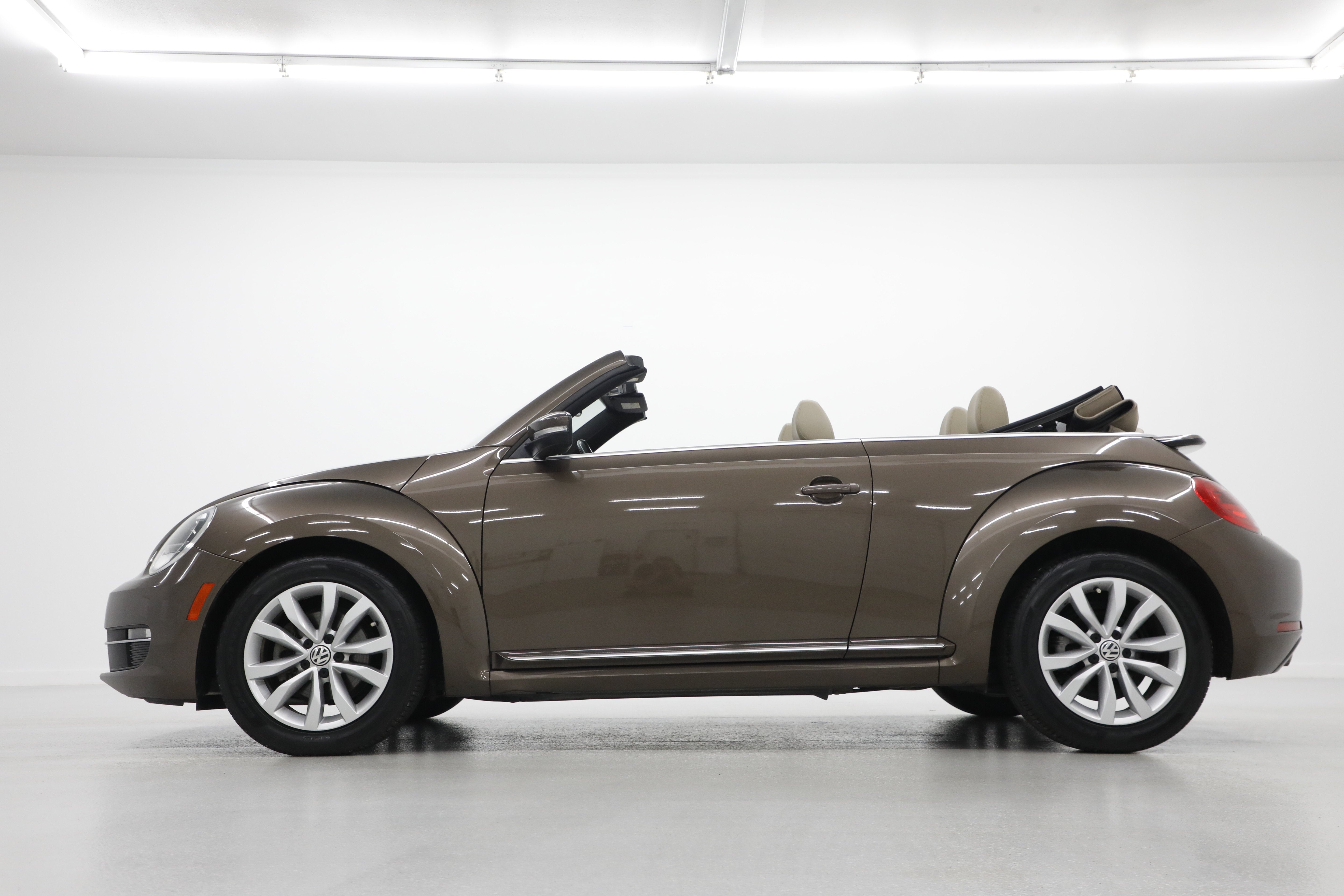 2013 Volkswagen Beetle Convertible 2.0L TDI