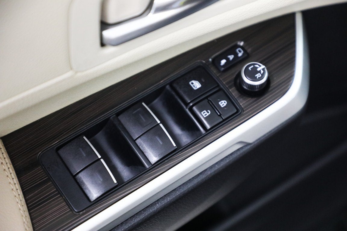 2023 Toyota Sienna Limited