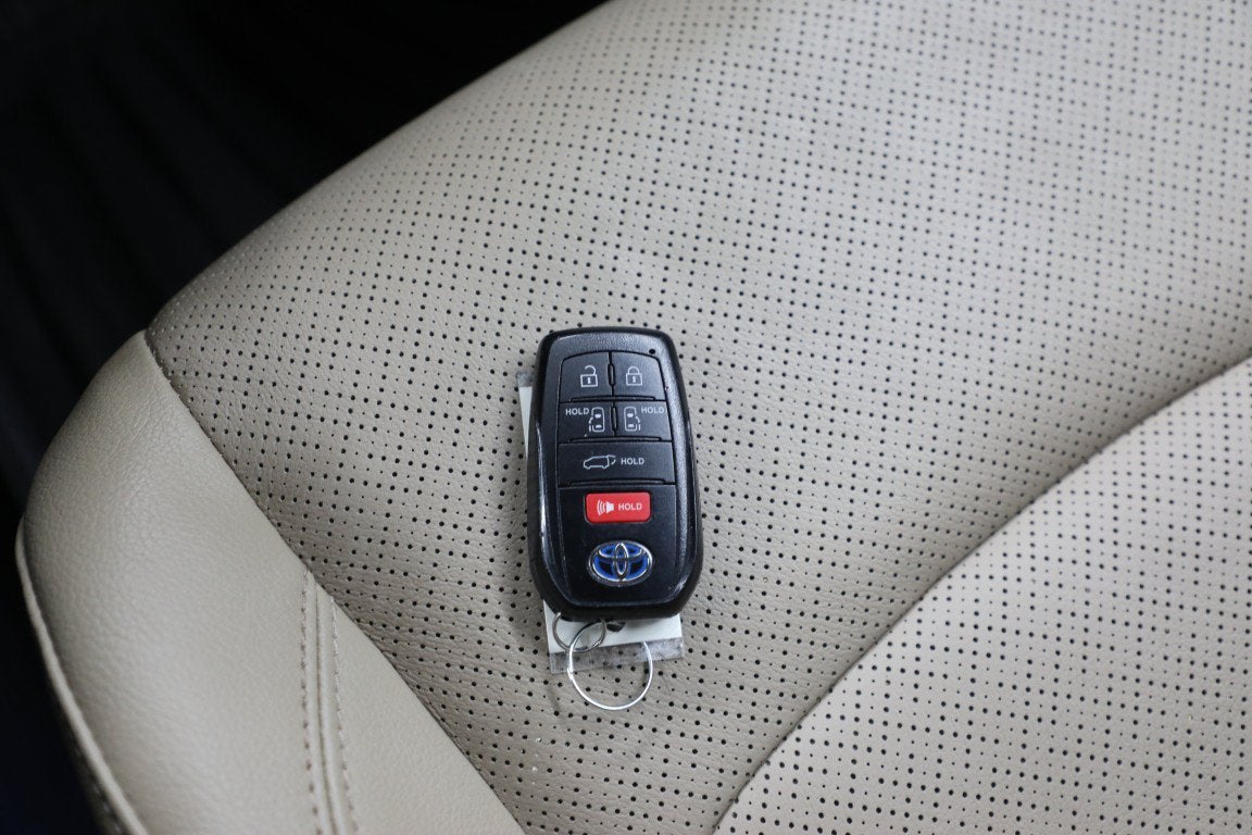 2023 Toyota Sienna Limited