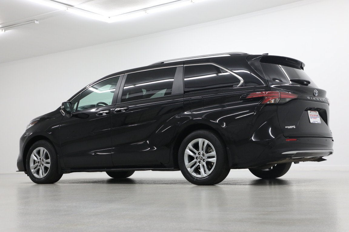 2023 Toyota Sienna Limited