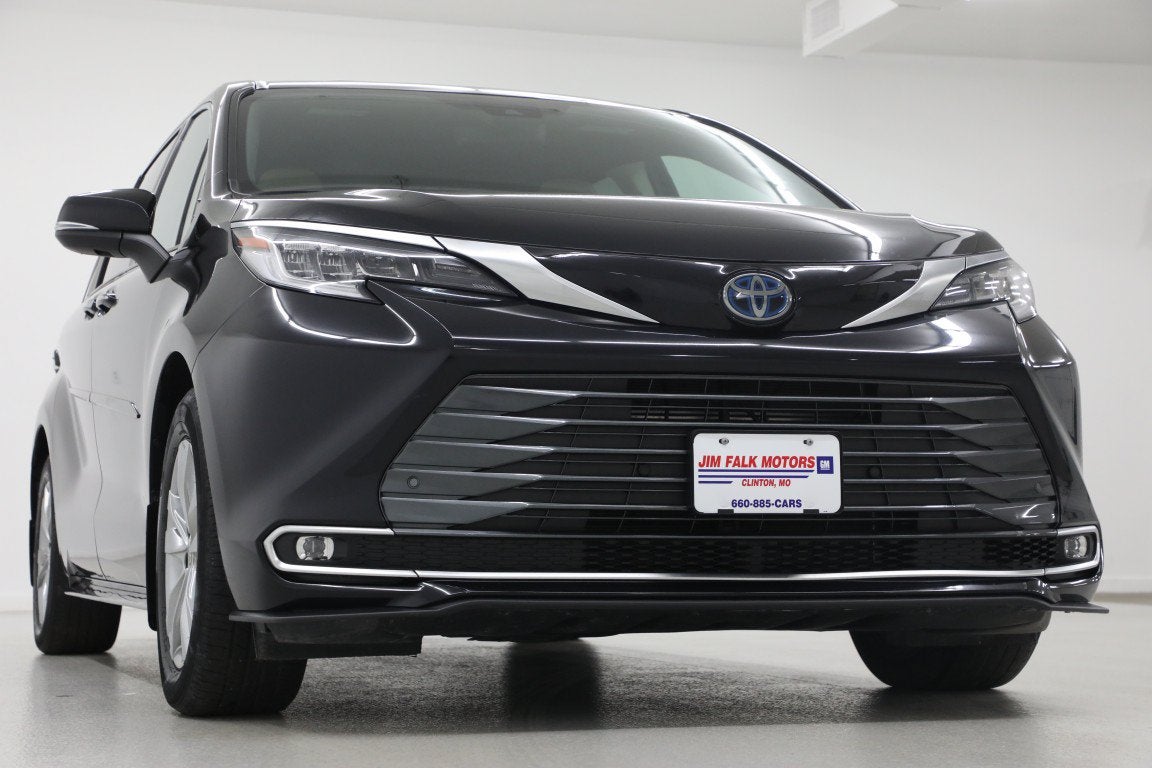 2023 Toyota Sienna Limited