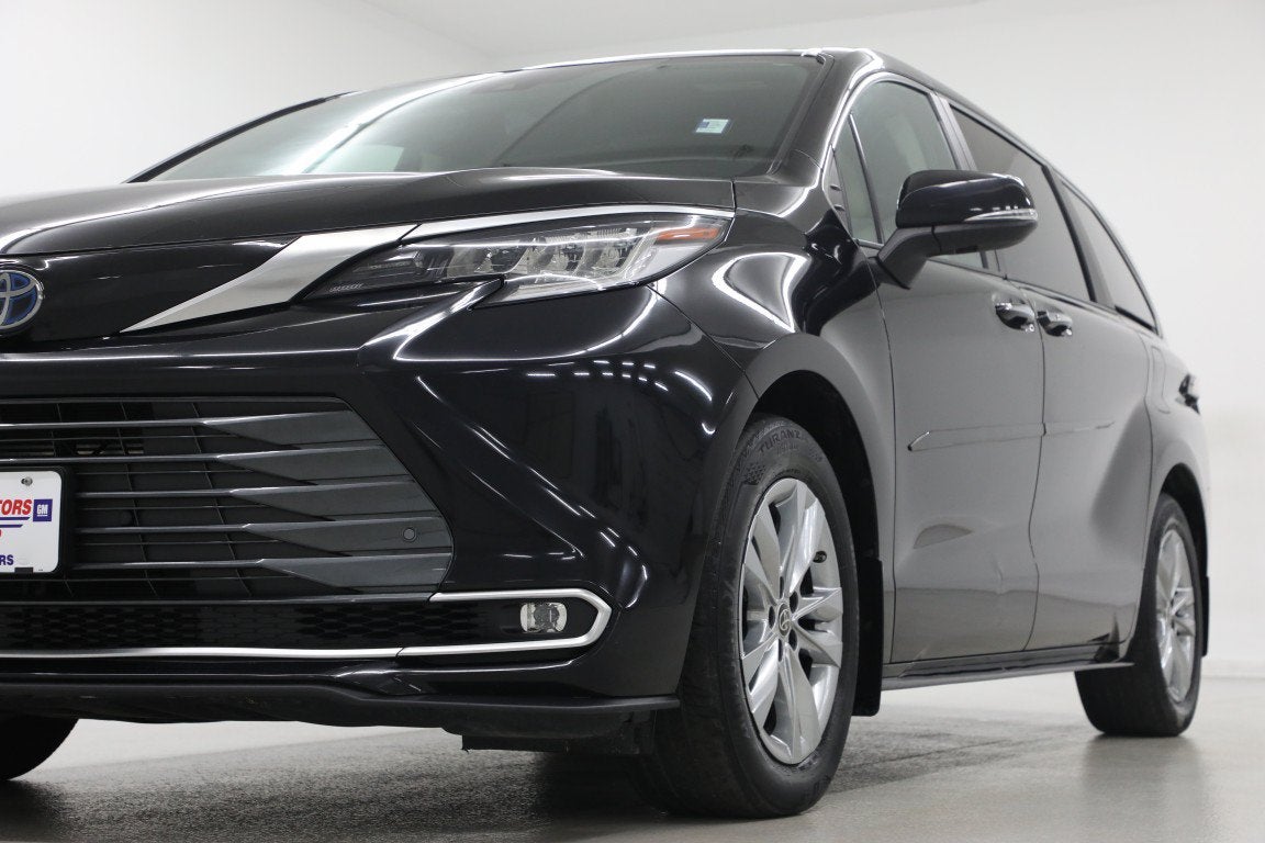 2023 Toyota Sienna Limited