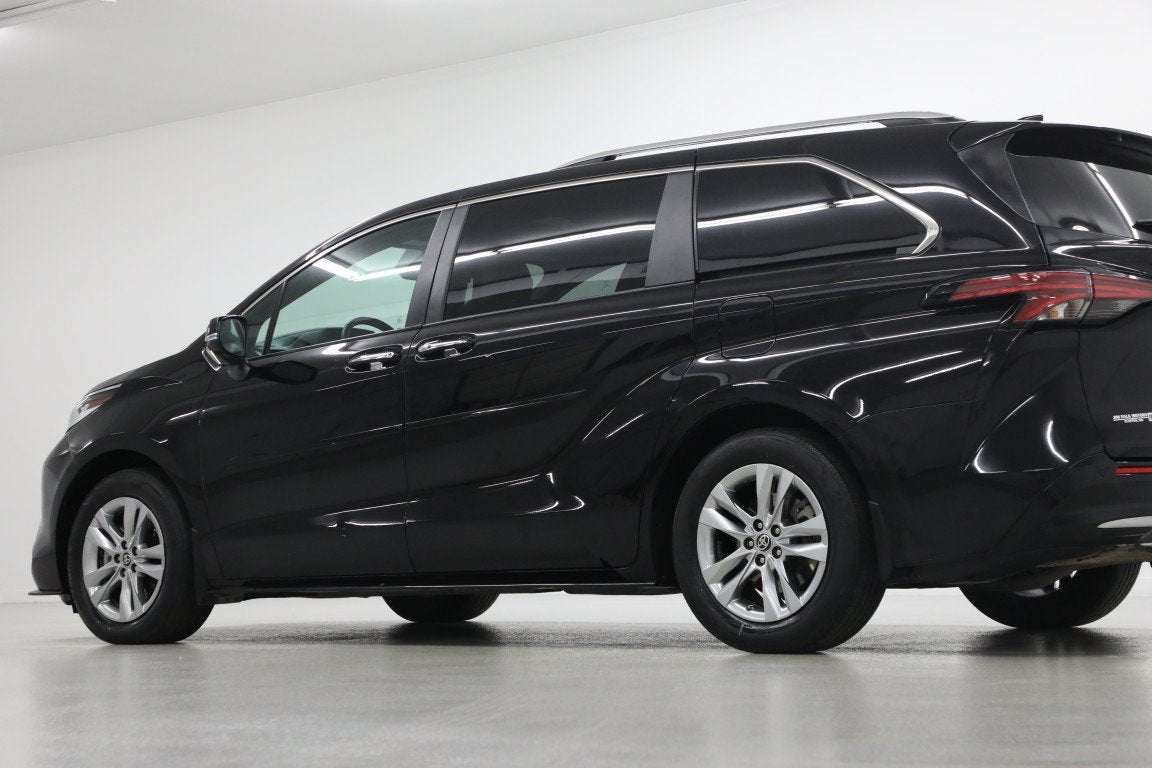 2023 Toyota Sienna Limited
