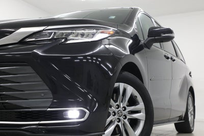 2023 Toyota Sienna Limited