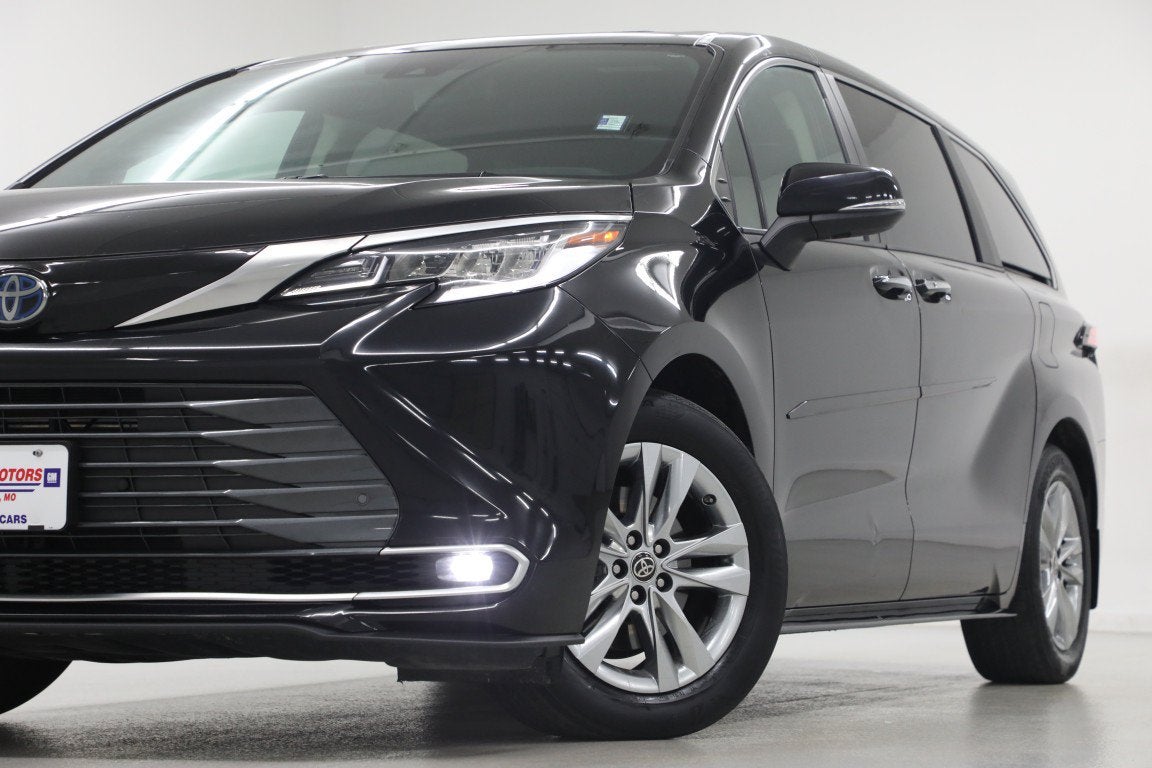 2023 Toyota Sienna Limited