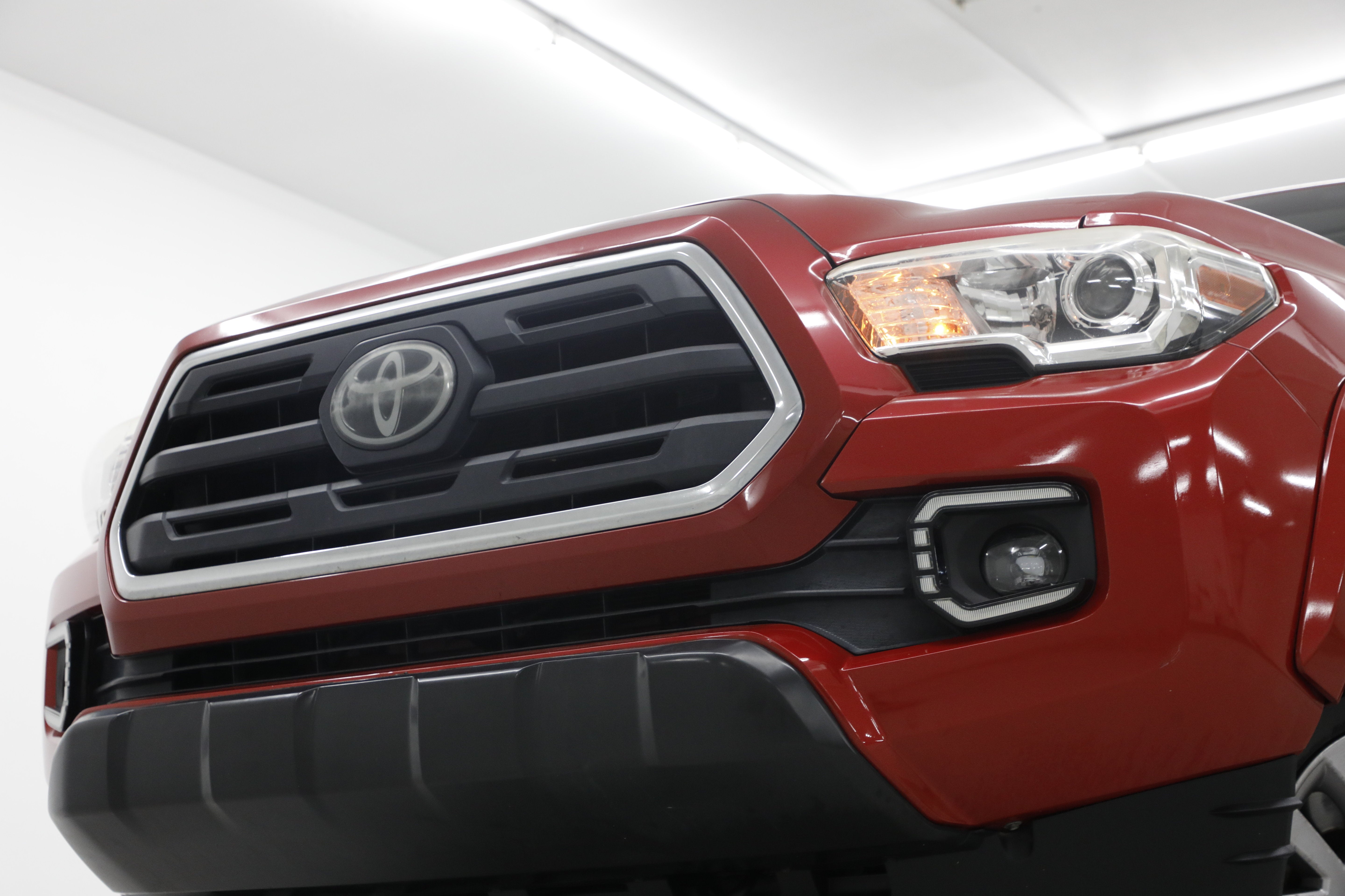 2018 Toyota Tacoma SR5