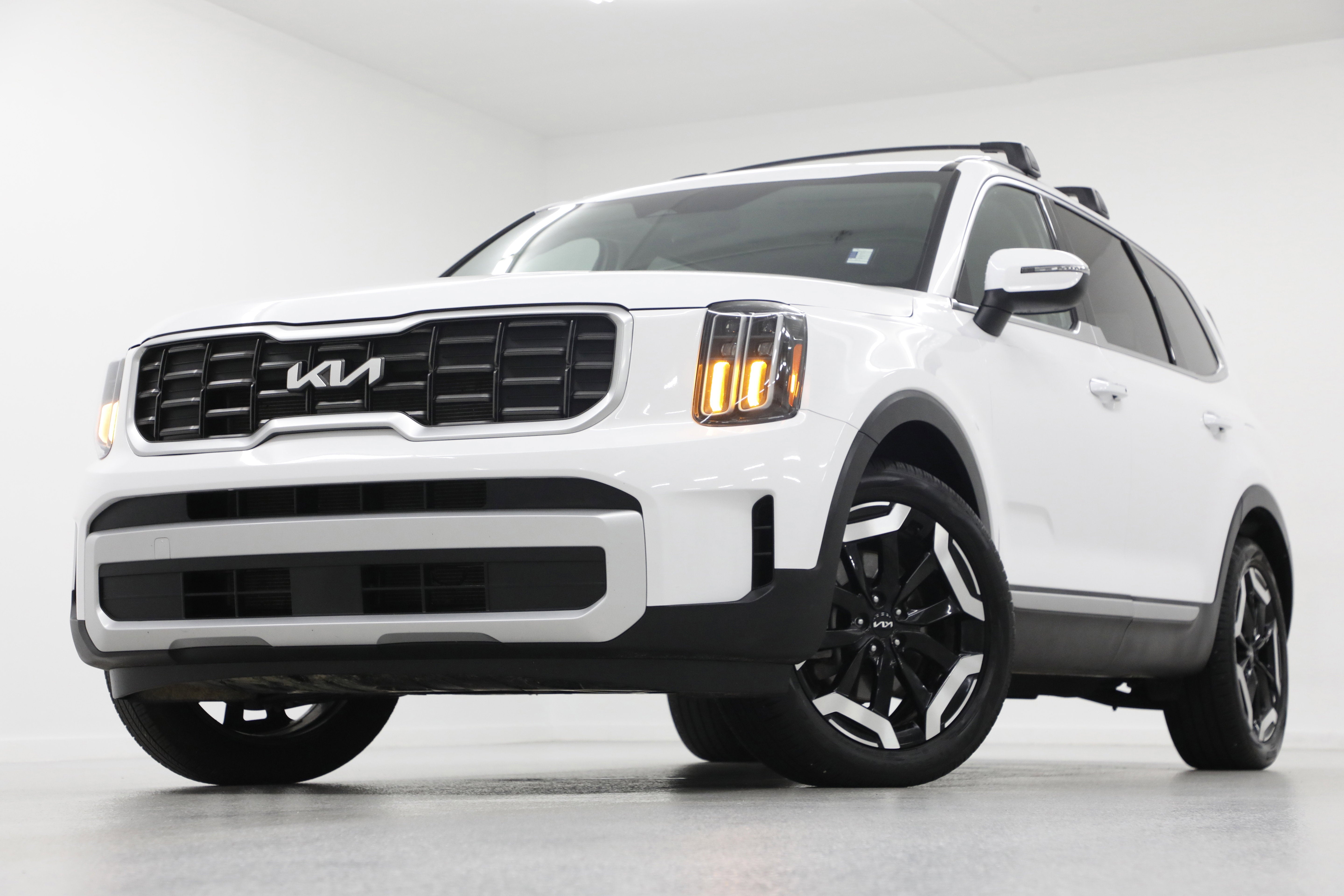 2025 Kia Telluride S AWD's photo