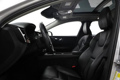 2022 Volvo S60 Momentum